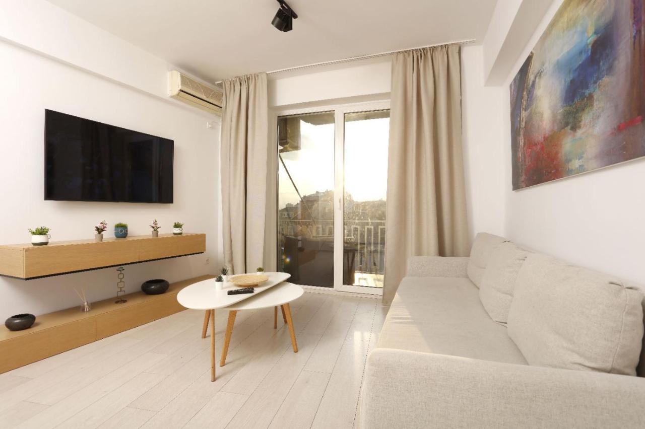 2 Bedroom Apartment With Amazing View In City Center Bukarest Eksteriør billede