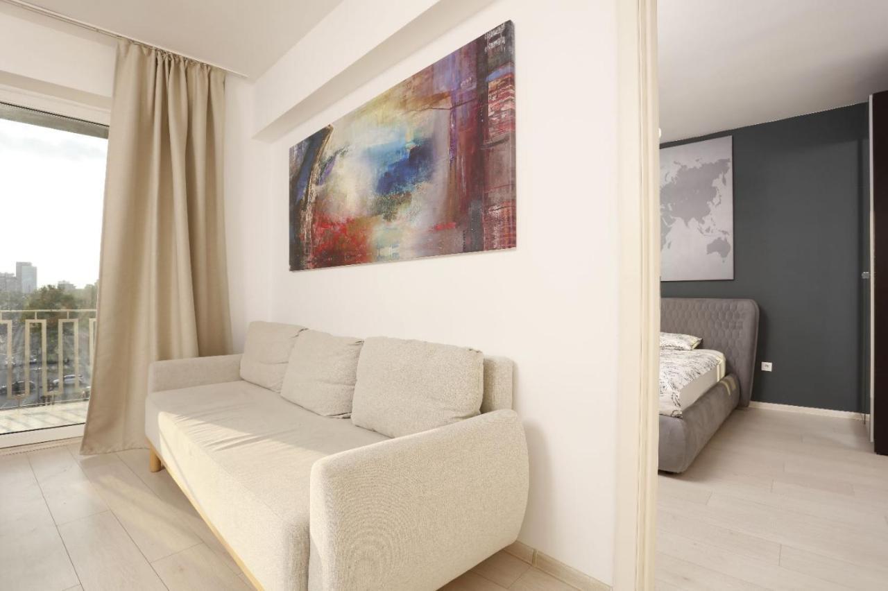 2 Bedroom Apartment With Amazing View In City Center Bukarest Eksteriør billede